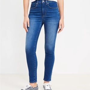 Loft Curvy Skinny Jean Size 14